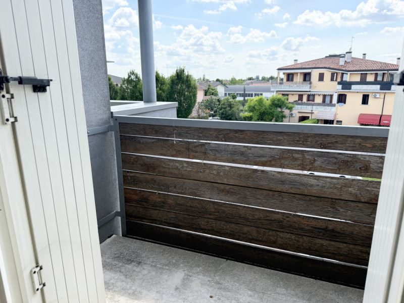 (Per INFO 3888920530) NOSTRA ESCLUSIVA Proponiamo in vendita un elegante appartamento quadrilocal...