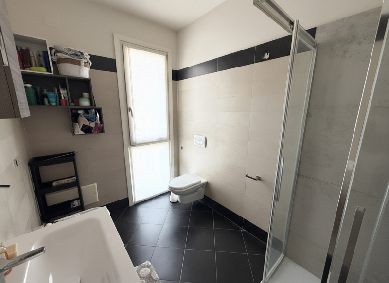 (Per INFO 3888920530) NOSTRA ESCLUSIVA Proponiamo in vendita un elegante appartamento quadrilocal...