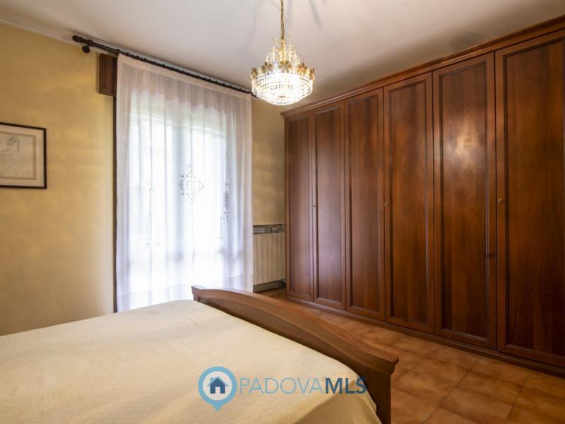 Immobile in esclusiva al Gruppo Padova MLS
In quartiere Pescarini, su piccola palazzina, luminoso...