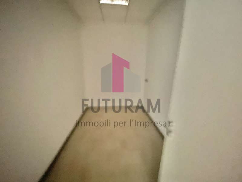 VICENZA - 53FIL - PER INFO 0444/310220

Proponiamo in AFFITTO un a ampio ufficio di 160mq appena ...