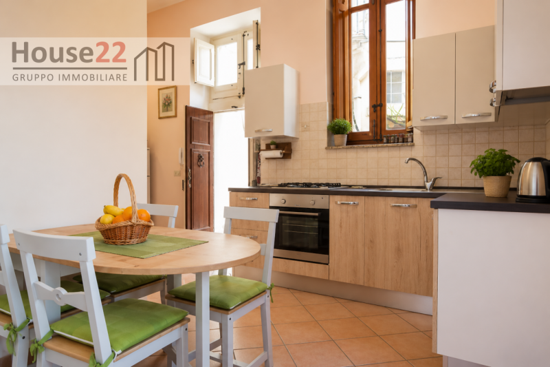Scoprite questa affascinante unità immobiliare situata nel CENTRO STORICO di Noto, a soli tre min...