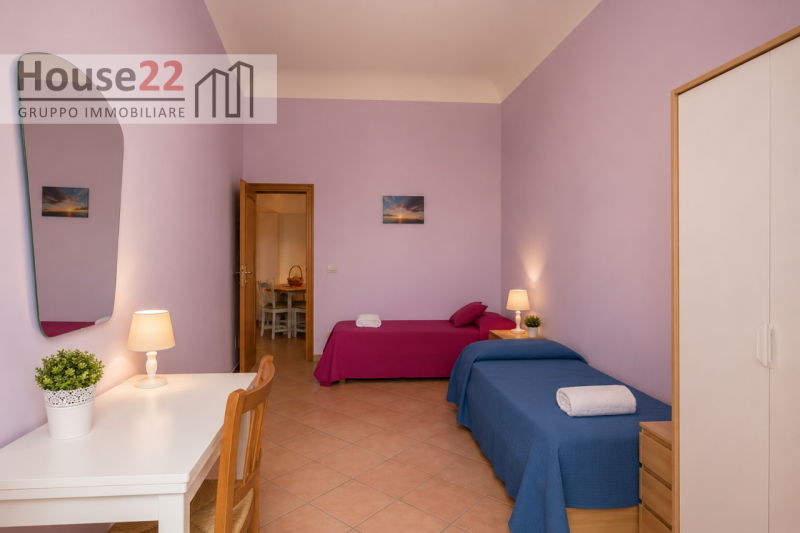 Scoprite questa affascinante unità immobiliare situata nel CENTRO STORICO di Noto, a soli tre min...
