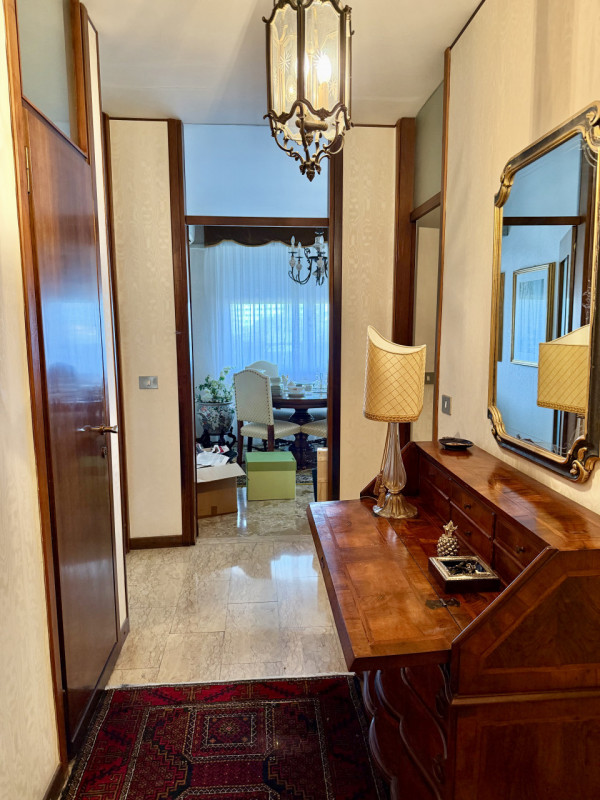 Castelfranco V.to: nella zona residenziale del viale Italia, proponiamo in vendita questo apparta...