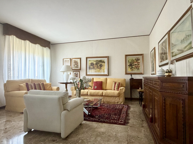 Castelfranco V.to: nella zona residenziale del viale Italia, proponiamo in vendita questo apparta...