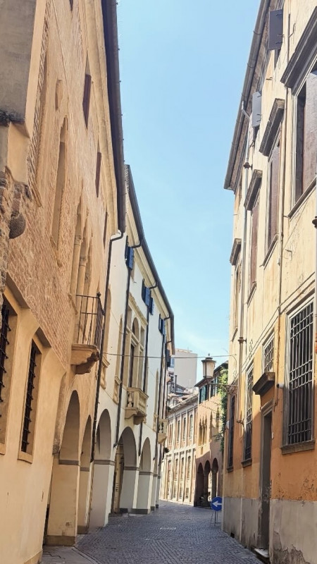 CANTRO STORICO: garage in vendita in pieno centro storico. MQ 14 --- annuncio pubblicato con GEST...