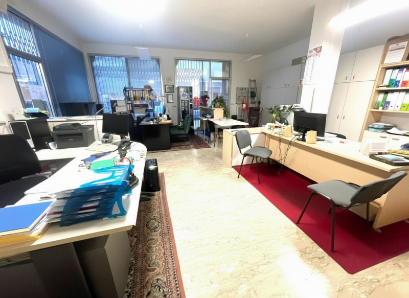 Scopri questa opportunità di investimento nel cuore della zona Arcella a Padova. Proponiamo in ve...