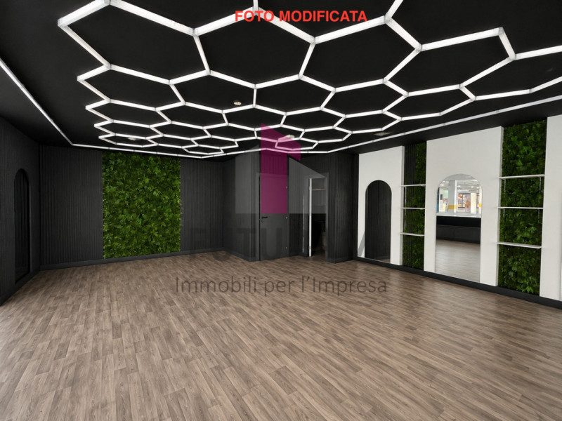 VICENZA- 54FIL - PER INFO 0444/310220

Proponiamo negozio in VENDITA negozio molto luminoso e su ...