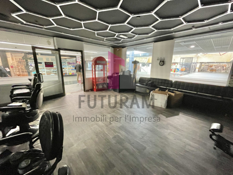 VICENZA- 54FIL - PER INFO 0444/310220

Proponiamo negozio in VENDITA negozio molto luminoso e su ...
