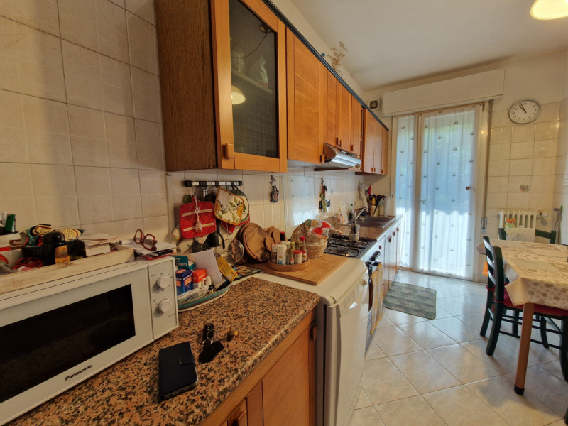Ampio e luminoso appartamento trilocale di 110 mq situato nel cuore del quartiere residenziale Sa...