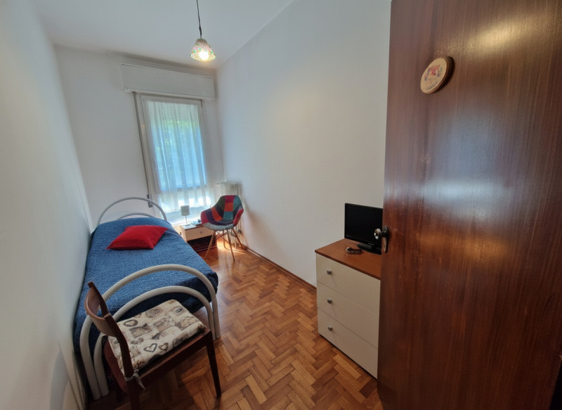 Ampio e luminoso appartamento trilocale di 110 mq situato nel cuore del quartiere residenziale Sa...