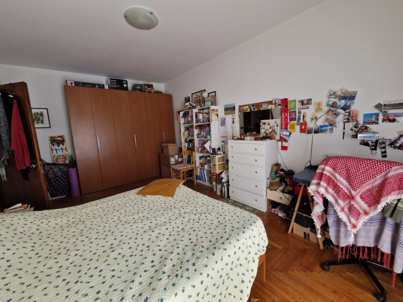 Ampio e luminoso appartamento trilocale di 110 mq situato nel cuore del quartiere residenziale Sa...