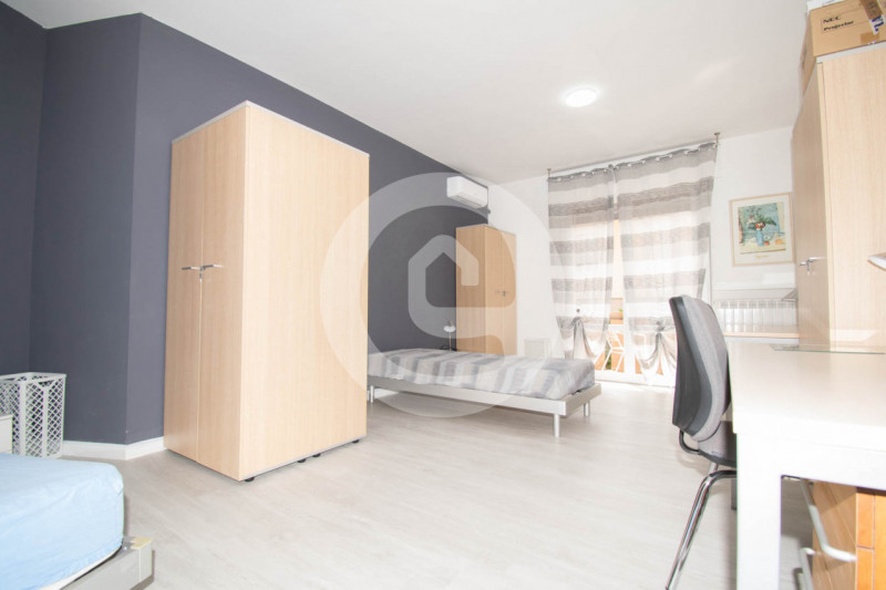 In un quartiere di Padova tra i più ben collegati e più serviti della città proponiamo stanze in ...