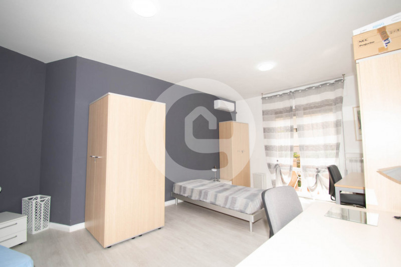 In un quartiere di Padova tra i più ben collegati e più serviti della città proponiamo stanze in ...