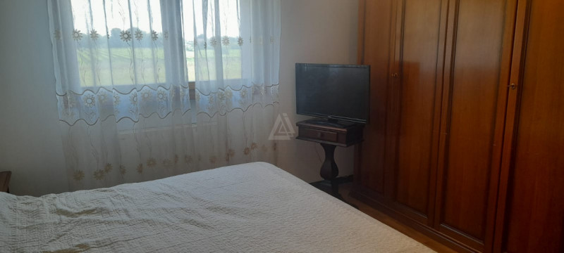L'Agenzia Immobiliare IRIS propone in vendita luminoso attico dalle generose dimensioni, inserito...