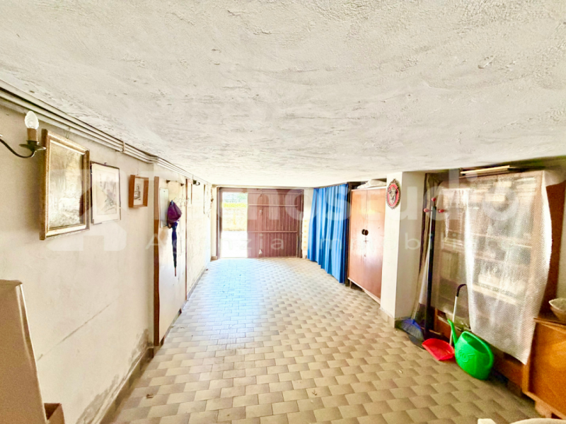In una delle zone più belle e ricercate di Lonigo, proponiamo in vendita un luminoso appartamento...