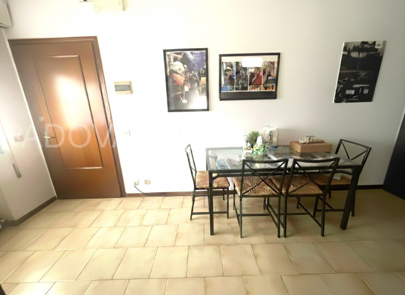 Scopri un'opportunità unica nel cuore di Altichiero, una delle zone più dinamiche di Padova. Ques...