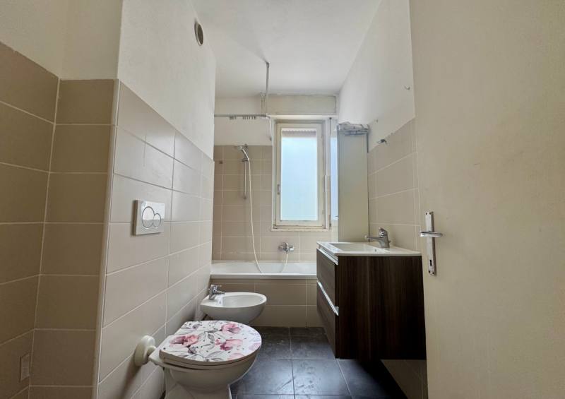 SCHIO - SS TRINITA' - AMPIO MINI CON TERRAZZO E GARAGE € 49.000,00

! VISITE SOSPESE PER TRATTATI...
