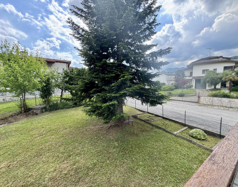 SCHIO - SS TRINITA' - AMPIO MINI CON TERRAZZO E GARAGE € 49.000,00

! VISITE SOSPESE PER TRATTATI...