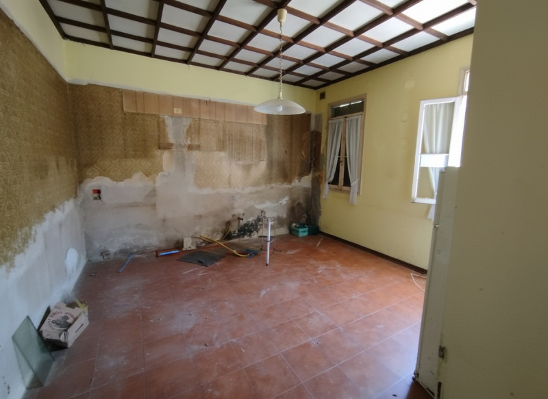 CASA SINGOLA COMPLETAMENTE DA RISTRUTTURARE A MONTEGROTTO TERME  €.160.000 - rif.CL541

A Montegr...