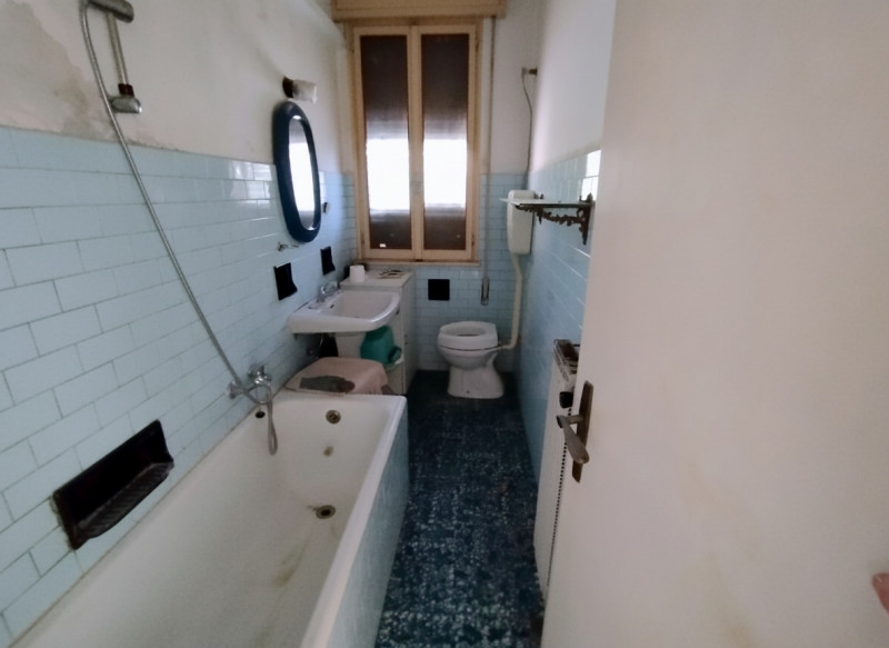 CASA SINGOLA COMPLETAMENTE DA RISTRUTTURARE A MONTEGROTTO TERME  €.160.000 - rif.CL541

A Montegr...