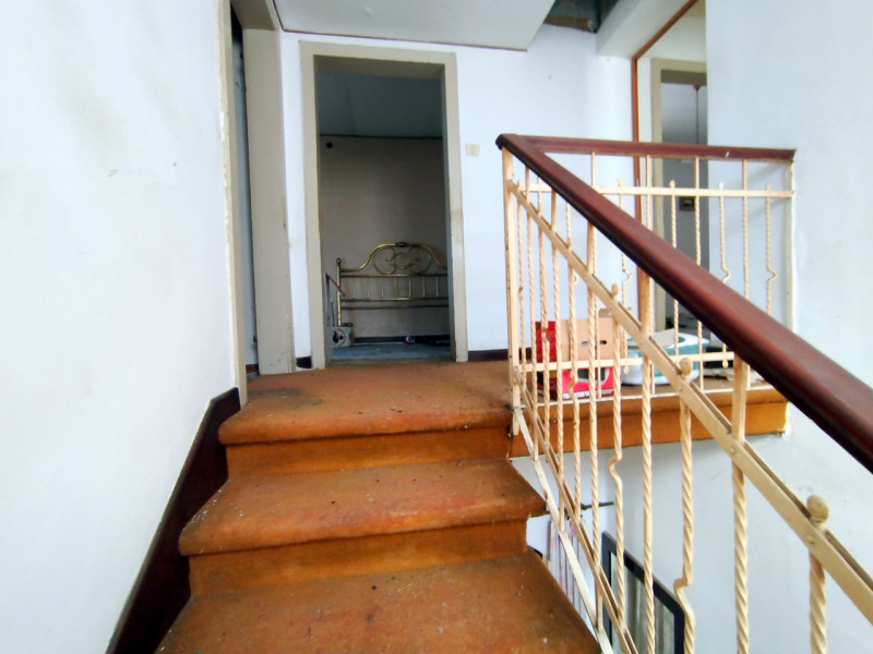 CASA SINGOLA COMPLETAMENTE DA RISTRUTTURARE A MONTEGROTTO TERME  €.160.000 - rif.CL541

A Montegr...