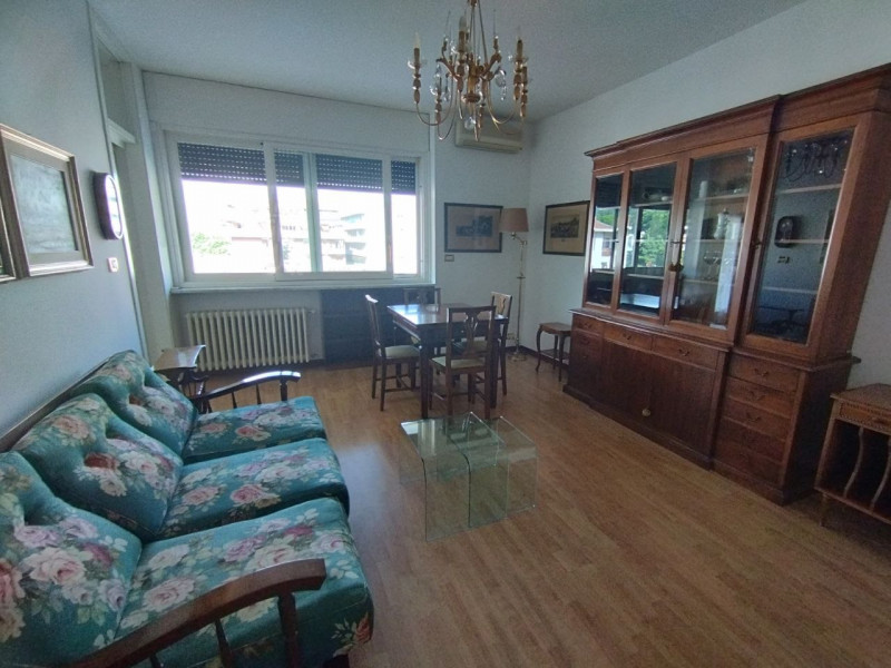 SCHIO - ZONA CENTRALE: APPARTAMENTO con camera e studio, completamente arredato, tenuto bene, in ...