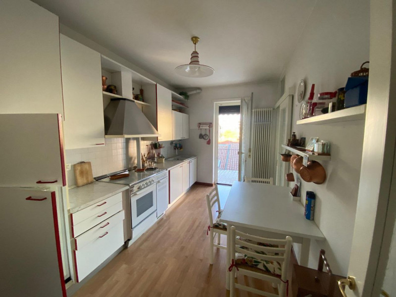SCHIO - ZONA CENTRALE: APPARTAMENTO con camera e studio, completamente arredato, tenuto bene, in ...