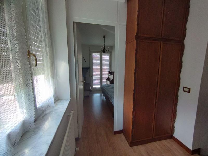 SCHIO - ZONA CENTRALE: APPARTAMENTO con camera e studio, completamente arredato, tenuto bene, in ...
