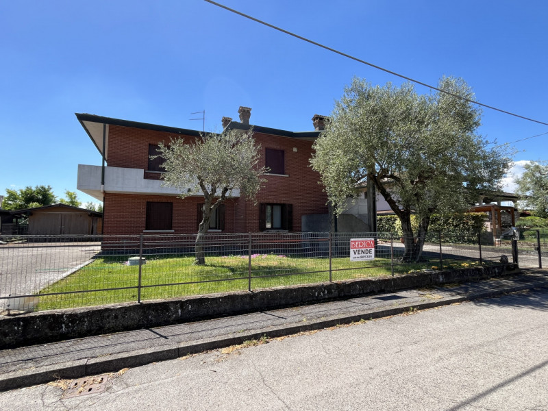 BARBARANO MOSSANO: Proponiamo in vendita una valida opportunità immobiliare nella frazione di Pon...