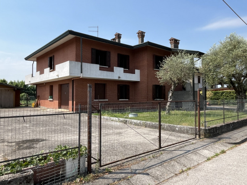 BARBARANO MOSSANO: Proponiamo in vendita una valida opportunità immobiliare nella frazione di Pon...