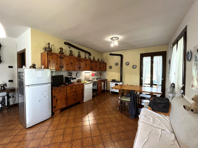 BARBARANO MOSSANO: Proponiamo in vendita una valida opportunità immobiliare nella frazione di Pon...