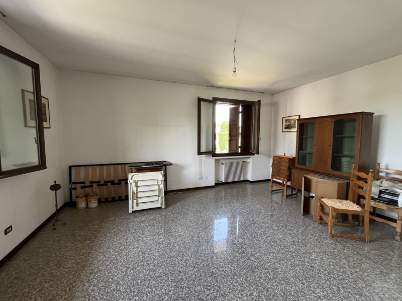 BARBARANO MOSSANO: Proponiamo in vendita una valida opportunità immobiliare nella frazione di Pon...