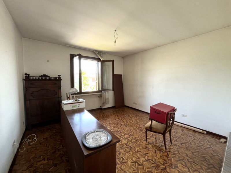 BARBARANO MOSSANO: Proponiamo in vendita una valida opportunità immobiliare nella frazione di Pon...