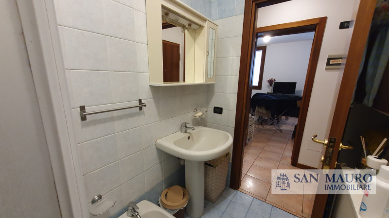 VICENZA nel cuore del centro storico, proponiamo mini appartamento arredato sito al secondo piano...
