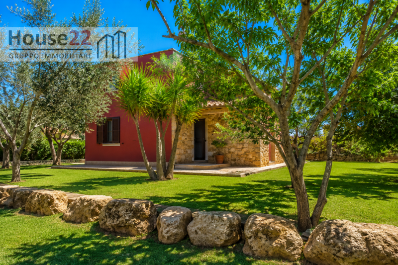 PROVINCIA DI TRAPANI - SICILIA. Nel cuore della splendida Sicilia elegante villa indipendente. Qu...