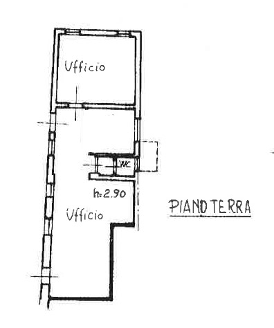 In centro a Este, proponiamo in vendita elegante ufficio al piano terra, che offre un'ottima oppo...