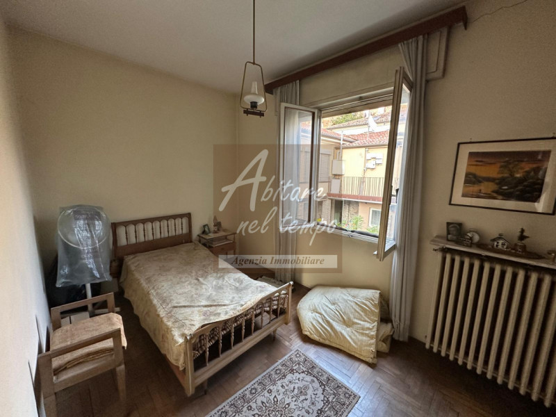 CITTADELLA (PD) - Casa a schiera con giardino e vista mura

Proponiamo in vendita una rara casa a...