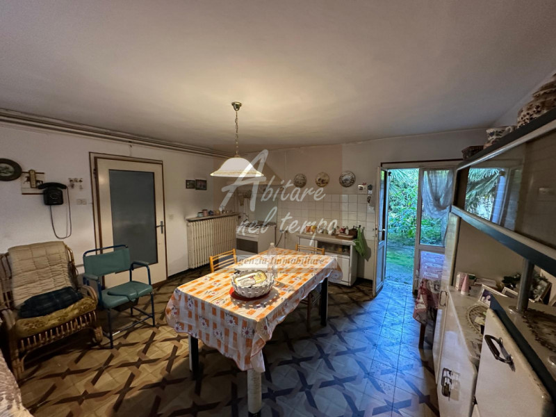 CITTADELLA (PD) - Casa a schiera con giardino e vista mura

Proponiamo in vendita una rara casa a...