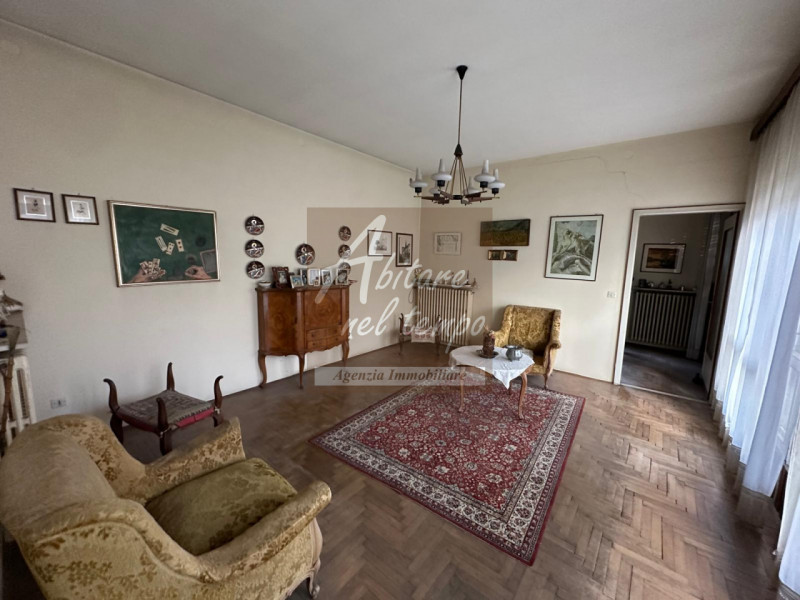 CITTADELLA (PD) - Casa a schiera con giardino e vista mura

Proponiamo in vendita una rara casa a...