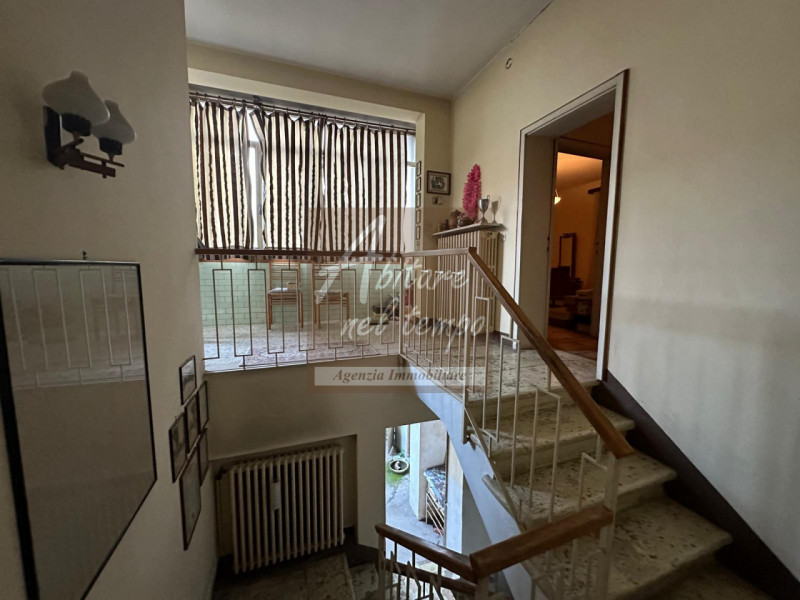 CITTADELLA (PD) - Casa a schiera con giardino e vista mura

Proponiamo in vendita una rara casa a...