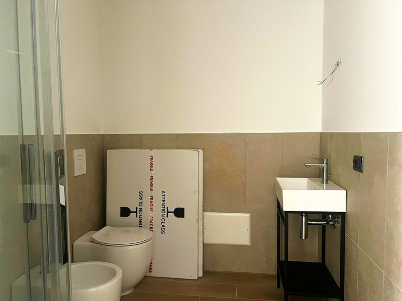In pieno centro ad Abano Terme, proponiamo in vendita uno splendido appartamento trilocale recent...