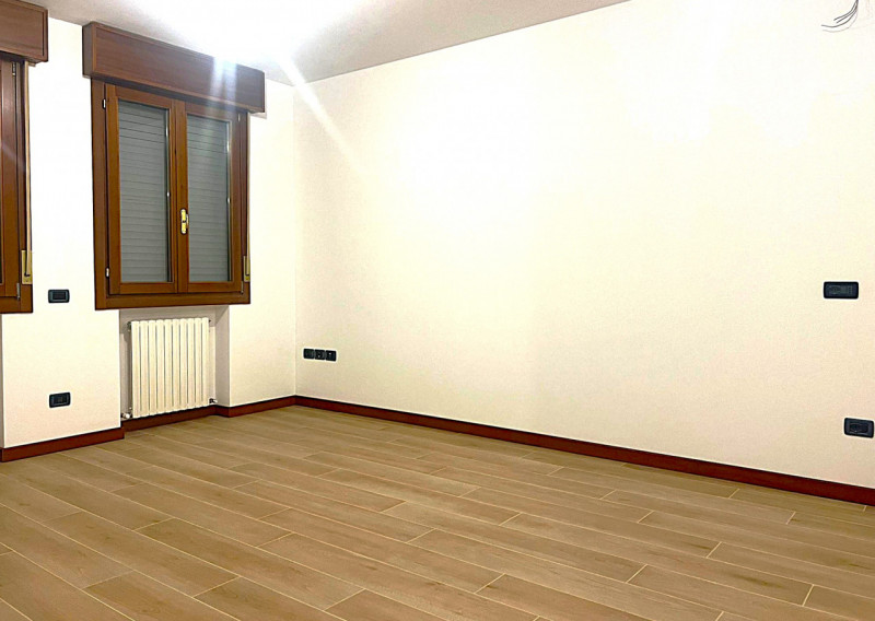 In pieno centro ad Abano Terme, proponiamo in vendita uno splendido appartamento trilocale recent...