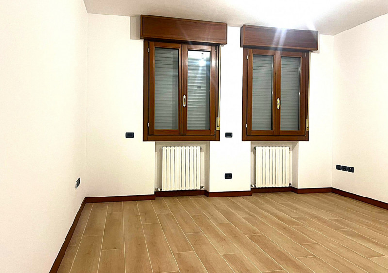 In pieno centro ad Abano Terme, proponiamo in vendita uno splendido appartamento trilocale recent...