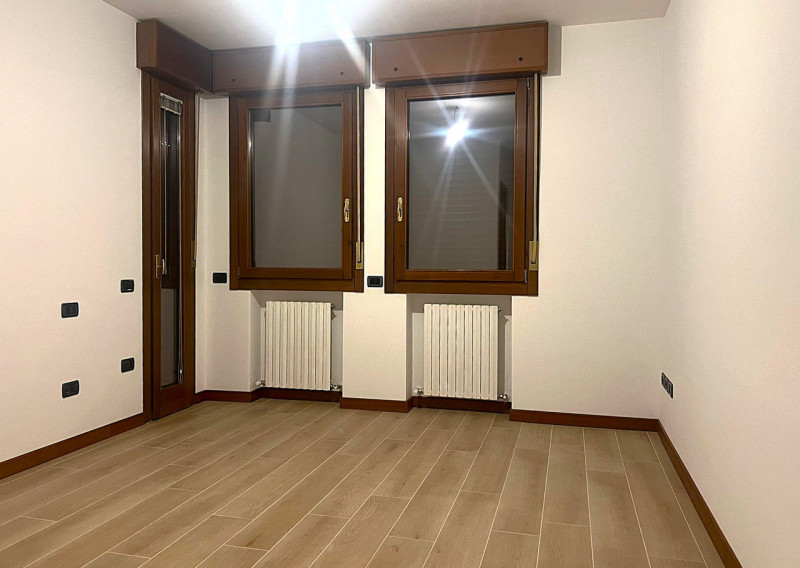 In pieno centro ad Abano Terme, proponiamo in vendita uno splendido appartamento trilocale recent...