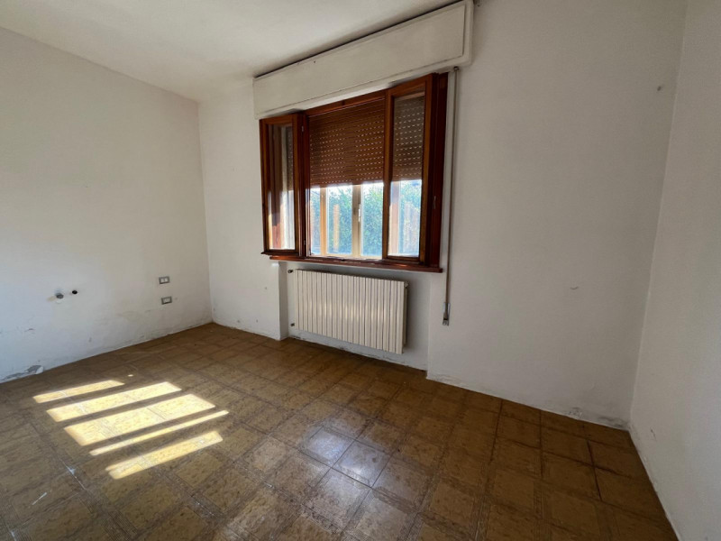CAMPONOGARA
Classe energetica in fase di definizione

Casa singola di ampia metratura, con giardi...