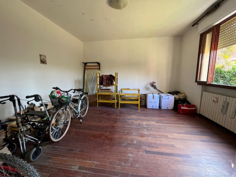 CAMPONOGARA
Classe energetica in fase di definizione

Casa singola di ampia metratura, con giardi...