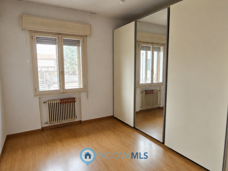 mmobile in esclusiva al Gruppo Padova MLS
NOVENTA PADOVANA Centro. Proponiamo un luminoso apparta...