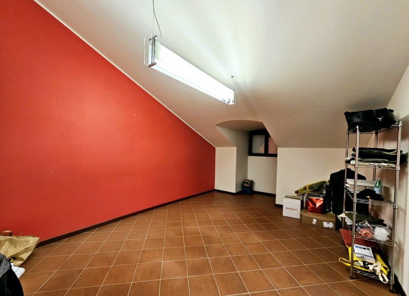 In centro a Monselice, proponiamo in affitto un ampio appartamento, situato al secondo piano.
L'i...