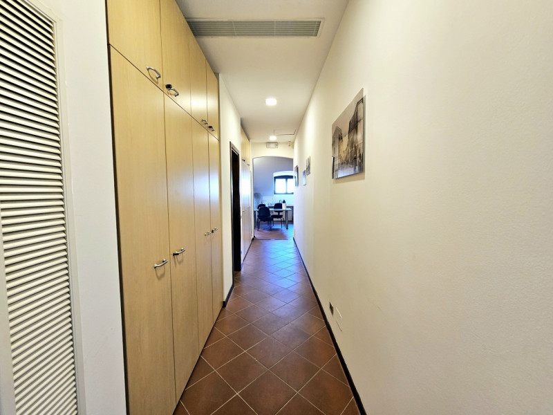 In centro a Monselice, proponiamo in affitto un ampio appartamento, situato al secondo piano.
L'i...