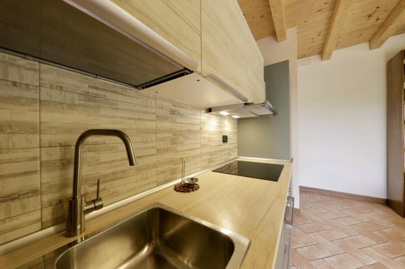 COMPOSIZIONE:
Appartamento per affitti brevi, in bellissimo complesso agrituristico, sito al pian...